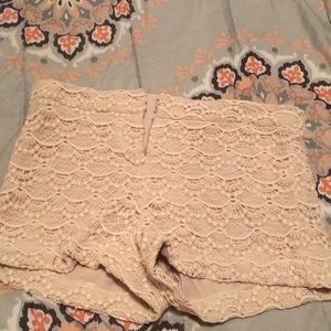 Express Cream/lace shorts